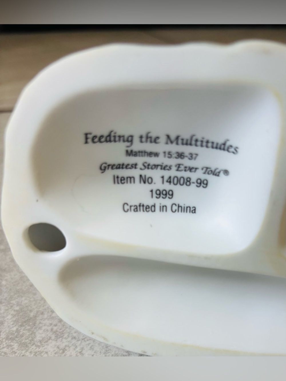 Vintage “Feeding the Multitudes" Jesus Figurine - Picture 5 of 11